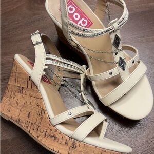 Elegant Beige Wedge Sandals with Chain Details